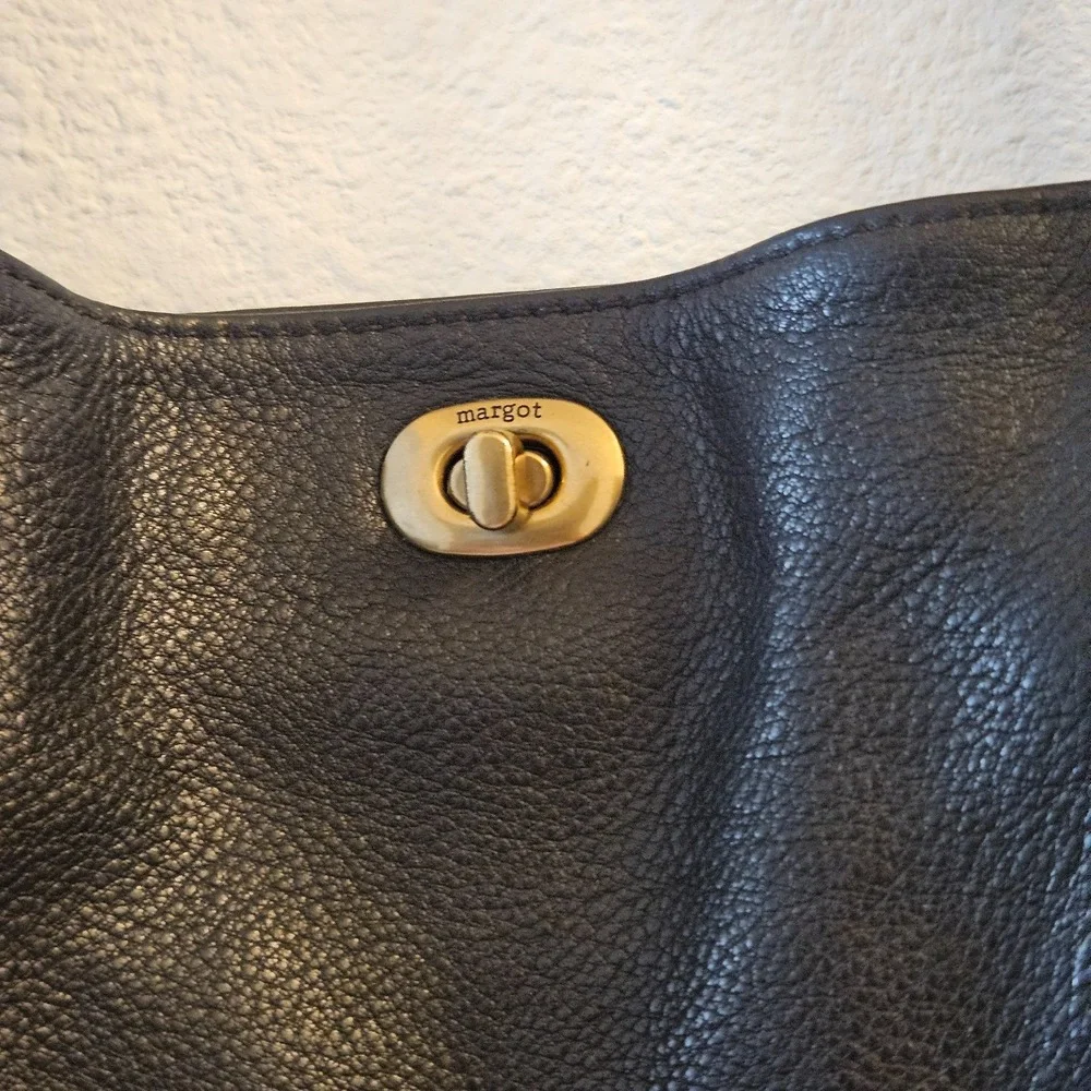 GORGEOUS Margot New York Women's Black Leather Shoulder Bag